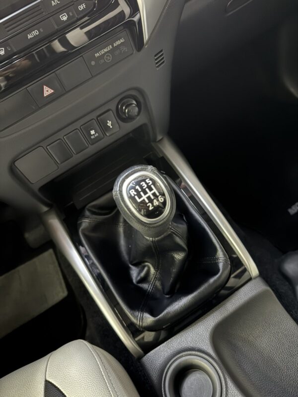 2023 Mistubushi Montero Sport GLX Manual - Image 5