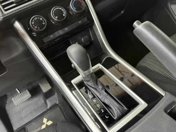 2024 Mitsubishi Xpander 1.5G GLX Automatic - Image 9