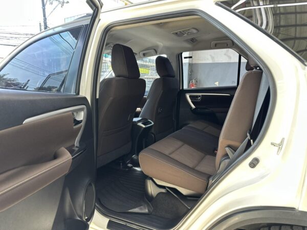 2019 TOYOTA FORTUNER 4×2 G A/T - Image 6