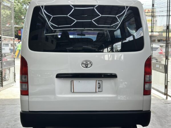 2016 TOYOTA HI ACE COMMUTER M/T 2.5 - Image 9