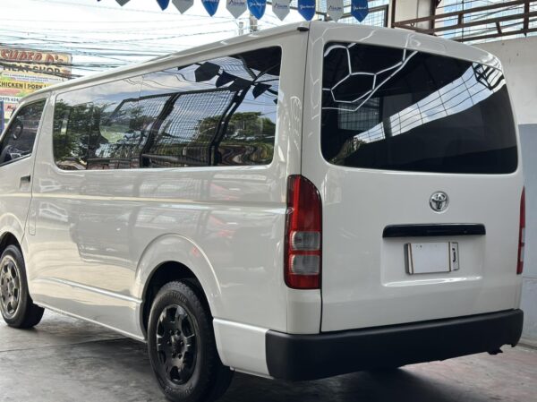 2016 TOYOTA HI ACE COMMUTER M/T 2.5 - Image 7