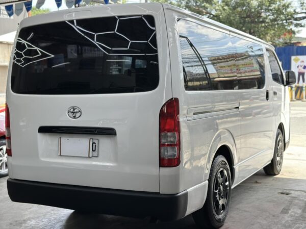 2016 TOYOTA HI ACE COMMUTER M/T 2.5 - Image 8