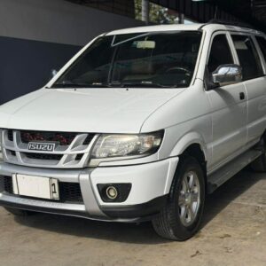 2017 ISUZU CROSSWIND XT M/T